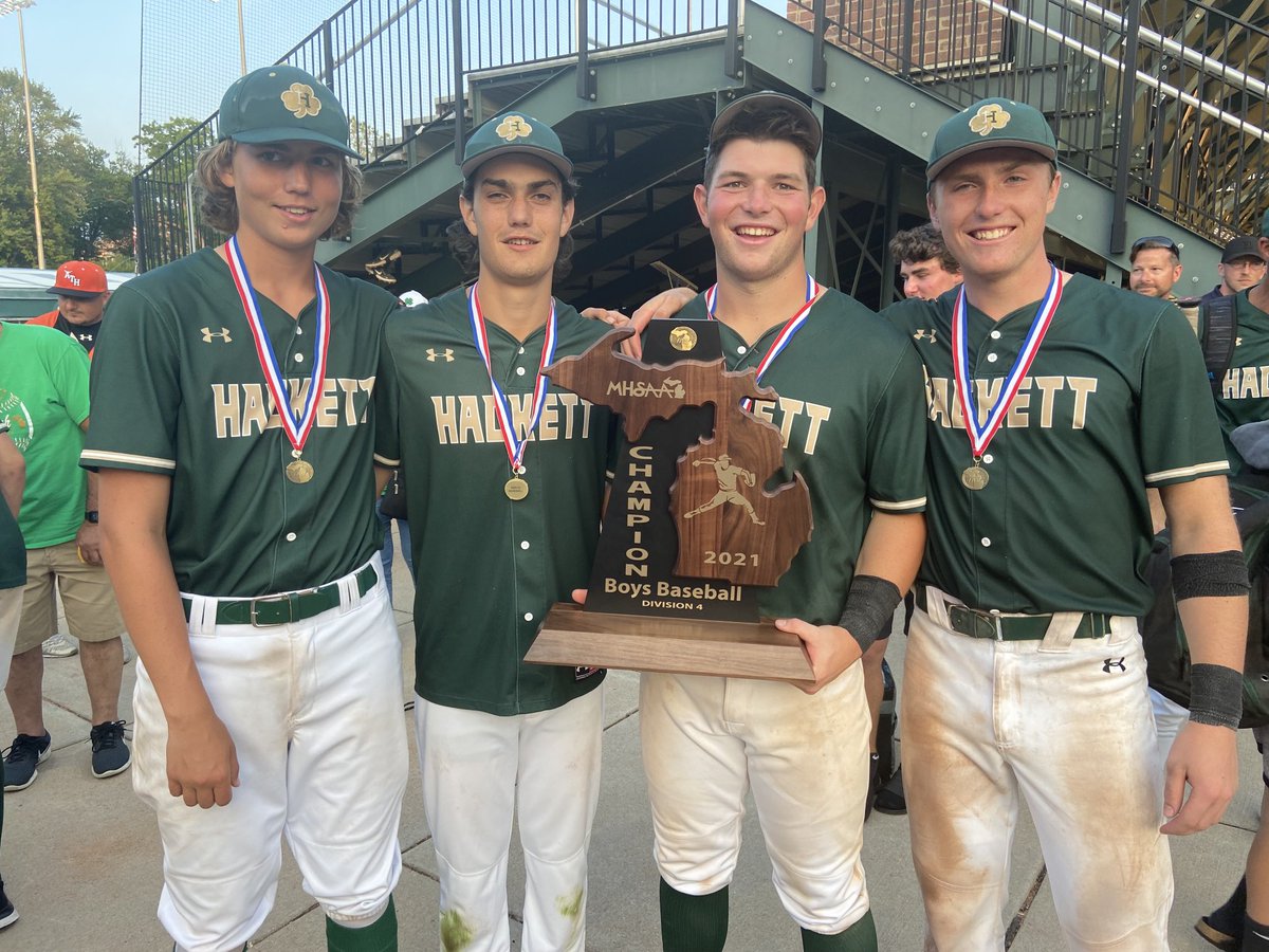 HCPBaseball's tweet photo. The four seniors go out STATE CHAMPIONS https://t.co/aZVXNDnGuR