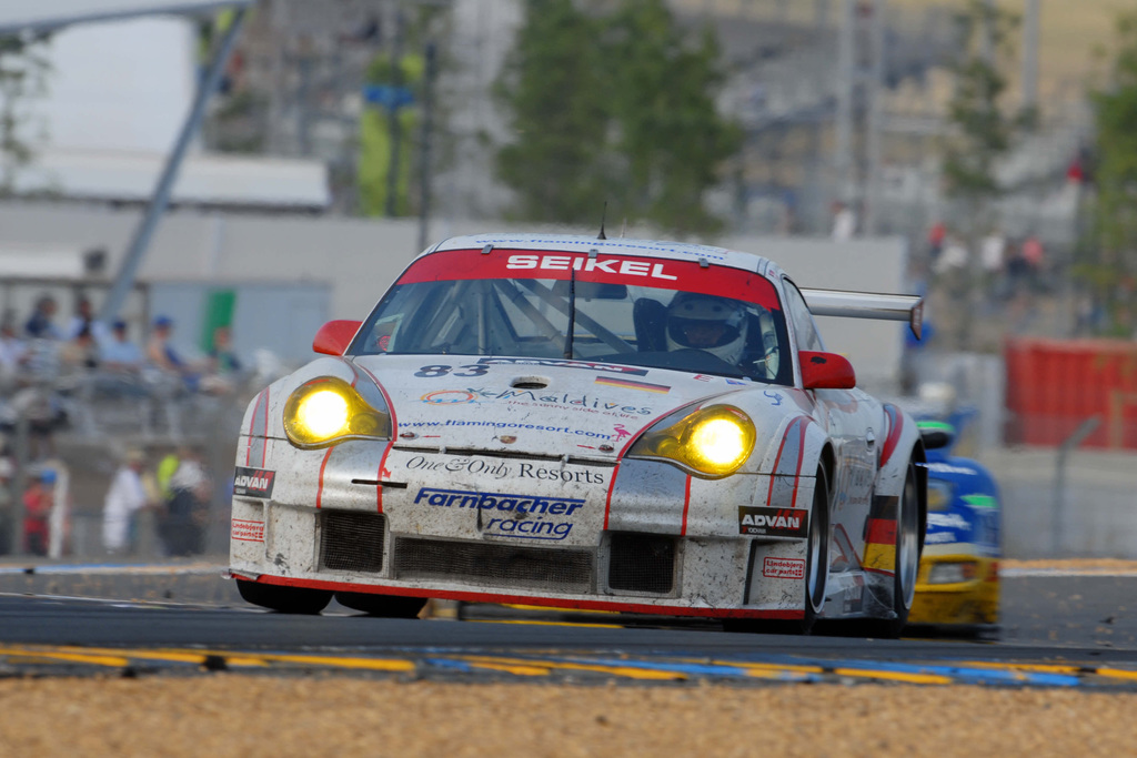 TruthIn32_bit's tweet photo. 2004 Porsche 911 GT3-RSR https://t.co/cmz2LMNinr