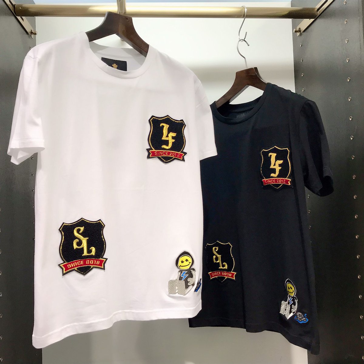 starlean_omiya_'s tweet photo. 父の日ですね🤩皆様は何かプレゼントされましたか？
当店でプレゼント探しをしてみてはいかがでしょうか😎

ご来店心よりお待ちしております🙌

#スターリアン #starlean #starleone #スターレオーネ #埼玉 #大宮 #大宮マルイ #父の日 #メンズ #baby  #カップル #人気 #おすすめ #Tシャツ https://t.co/44pRI9iQ4p