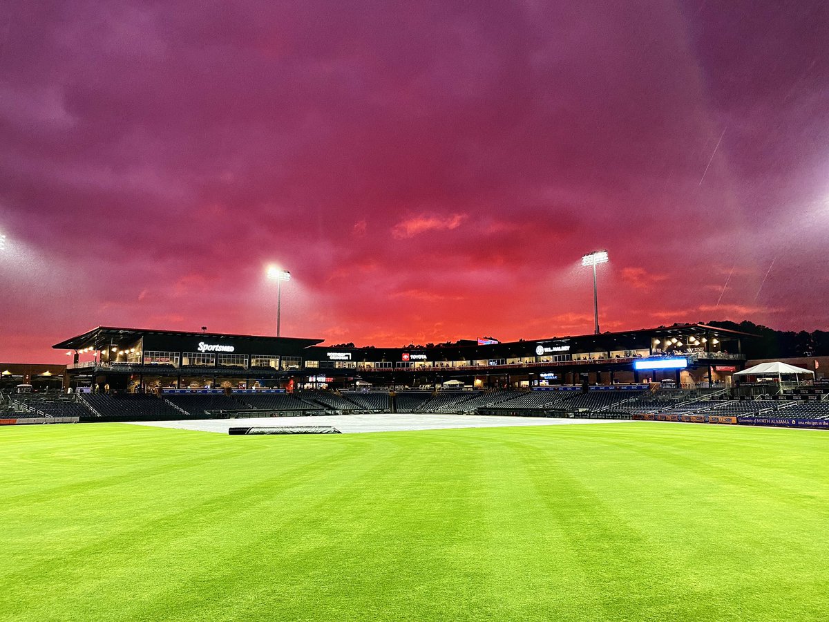 trashpandas's tweet photo. No game tonight, and it’s still raining.

But we got another incredible #BaseballSky. https://t.co/wdeQmFYTW1