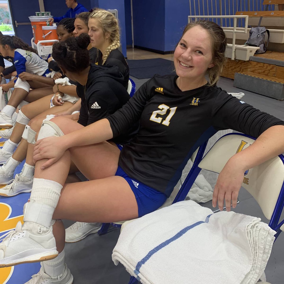 UCRVolleyball's tweet photo. Congrats to Lex aka Lexi aka @lexivannn on being a #UCRGrad21! ๐๐ So many fun times on the court and off. ๐๐ We missed you this year and we can't wait to see what you do in the future! #GoHighlanders #ucrvb #ucrwvb https://t.co/vsdLmbTMg0
