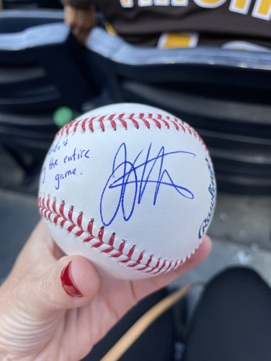 KleinschmidtJD's tweet photo. Looks like Joey hooked the wittle bebe girl up (via @SuperBarry11)  ❤️❤️❤️❤️ https://t.co/qnH4JMwUbj
