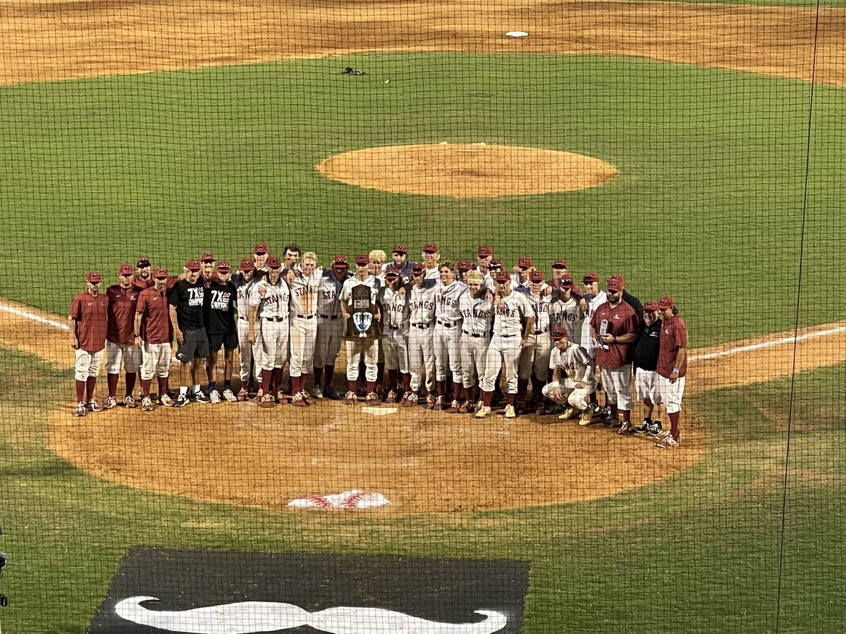 EricChumbler's tweet photo. Congratulations to the McCracken County Mustangs. In their 7th season as a program, they achieved their 7th consecutive regional title, their 5th consecutive semifinal appearance, and their 2nd consecutive championship game appearance. Awesome season for a great program! https://t.co/uLAAojQ0Ku