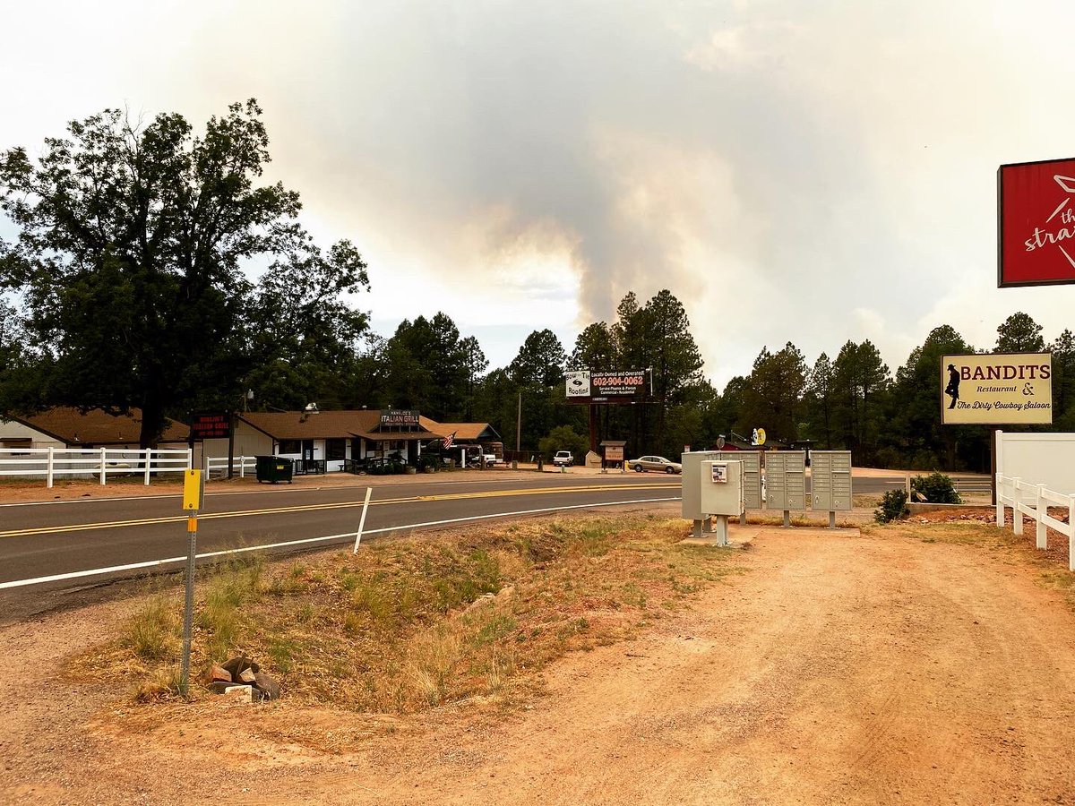 EricaReportsAll's tweet image. Just got these photos from Amber Eilers, owner of The Strawberry Inn in Strawberry. She had to evacuate her whole hotel Friday as the #BackboneFire crept closer. Now she’s housing firefighters. Were told space in Payson is limited. #12News @12News