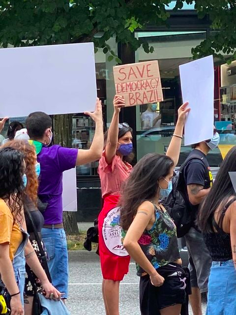 MidiaNINJA's tweet photo. Vancouver, Canadá, também é Fora Bolsonaro! Fotos: /f_camila #19JForaBolsonaro #19J https://t.co/DfRQ6bICse