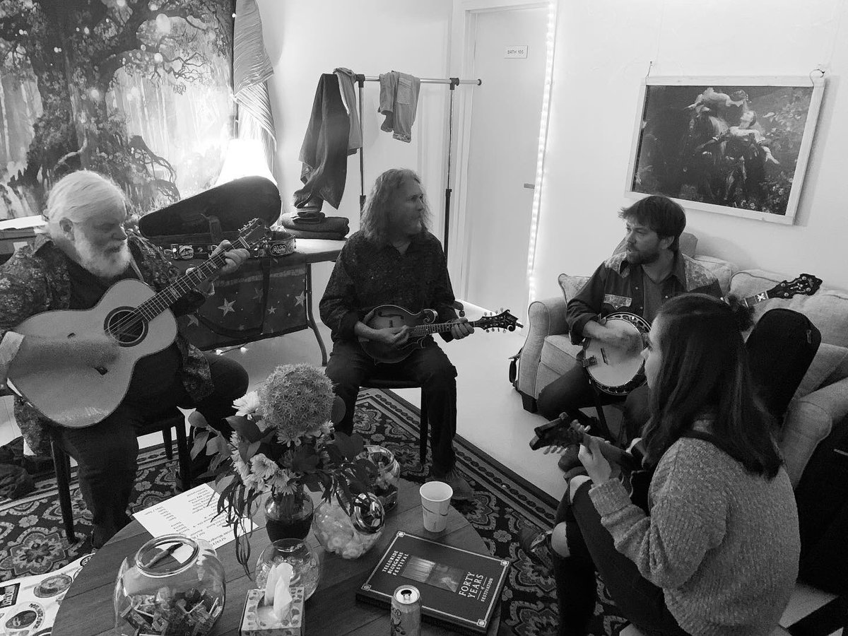 Riding high in #Telluride! And stoked to be joined by the talented @SierraHull during our set tonight! Watch live on @WatchMandolin starting at 8:30pm MT: boxoffice.mandolin.com/products/tellu…

#stokeishigh <a href="/planetbluegrass/">Planet Bluegrass</a> 
#FESTIVAALLL