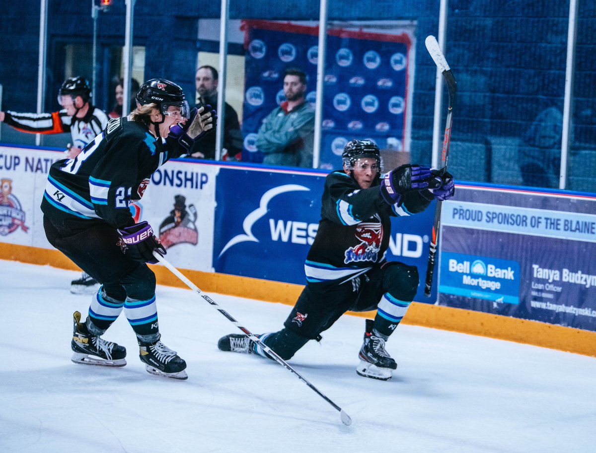 YouthHockeyHub's tweet photo. NAHL Robertson Cup Final

Braiden Dorfman scored two in the first to give the Mudbugs the 2-0 lead over the Nordlques. https://t.co/NEpR8hL0RQ