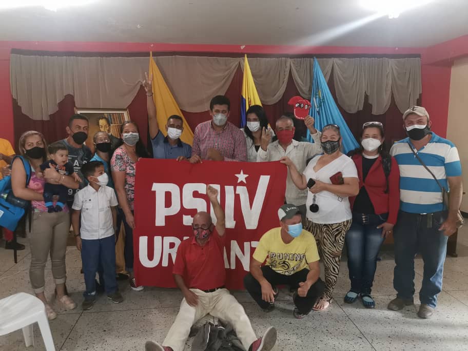arguelloyepfri's tweet photo. Hoy estuvimos en el Municipio Uribante al calor del pueblo, reunidos con el equipo promotor rumbo a las postulaciones de este 27 de Junio.
Una bella actividad donde nos encontramos con un Municipio combatiente y Chavista.
¡Nacimos para vencer! https://t.co/U0QVkSTSLq