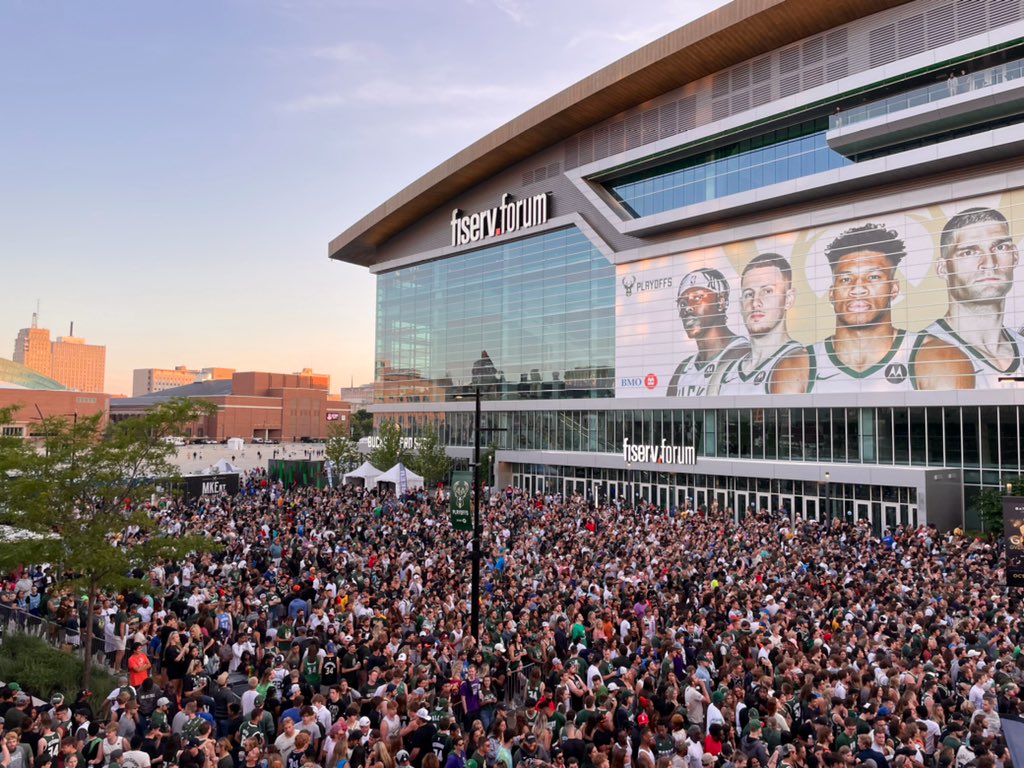 DeerDistrict's tweet photo. 🗣👏 Go @Bucks Go 👏🗣 #FearTheDeer https://t.co/cDWJ9fJYau