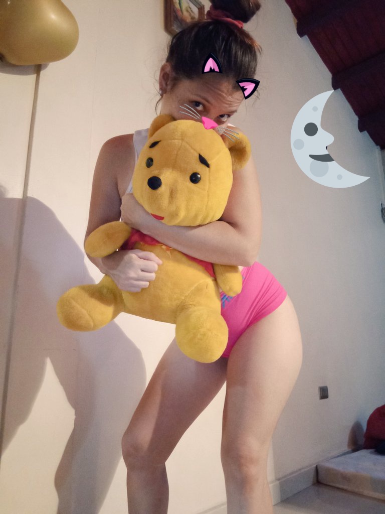 arianny06747194's tweet photo. A dormirrr abrazadita con mi Winnie Pooh !!!!
#FelizDiaDelPadre 
#onlyfans 
#twiter 
#chicasguapas https://t.co/OK33gEIJWS