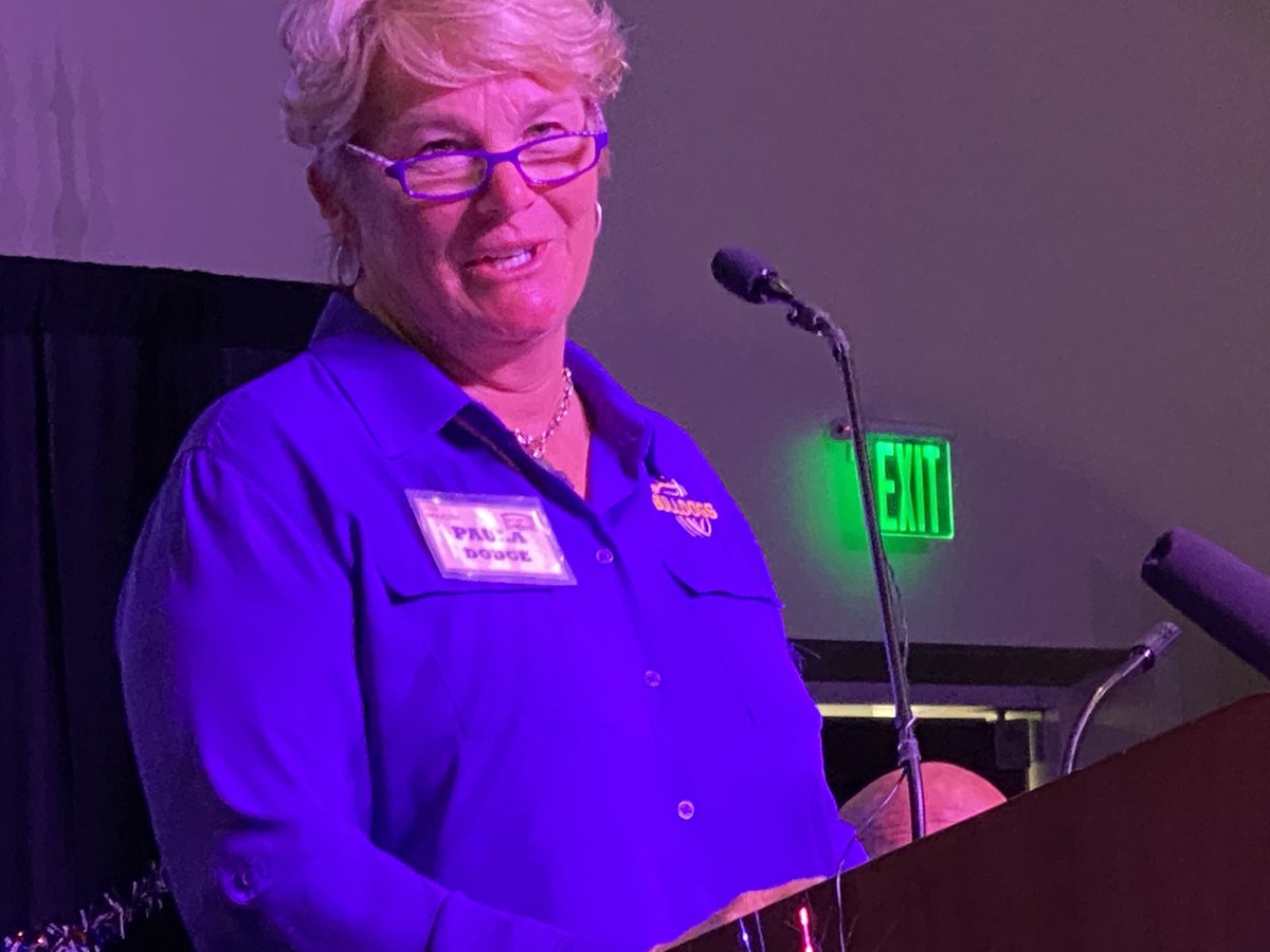 McAllenISD's tweet photo. Coach Paula Dodge thanks everyone during her induction ceremony to the Rio Grande Valley Sports Hall of Fame tonight in Mission. Her volleyball teams won 584 games for McHi. ⁦@McHiPride⁩ https://t.co/yIPGhErf1y