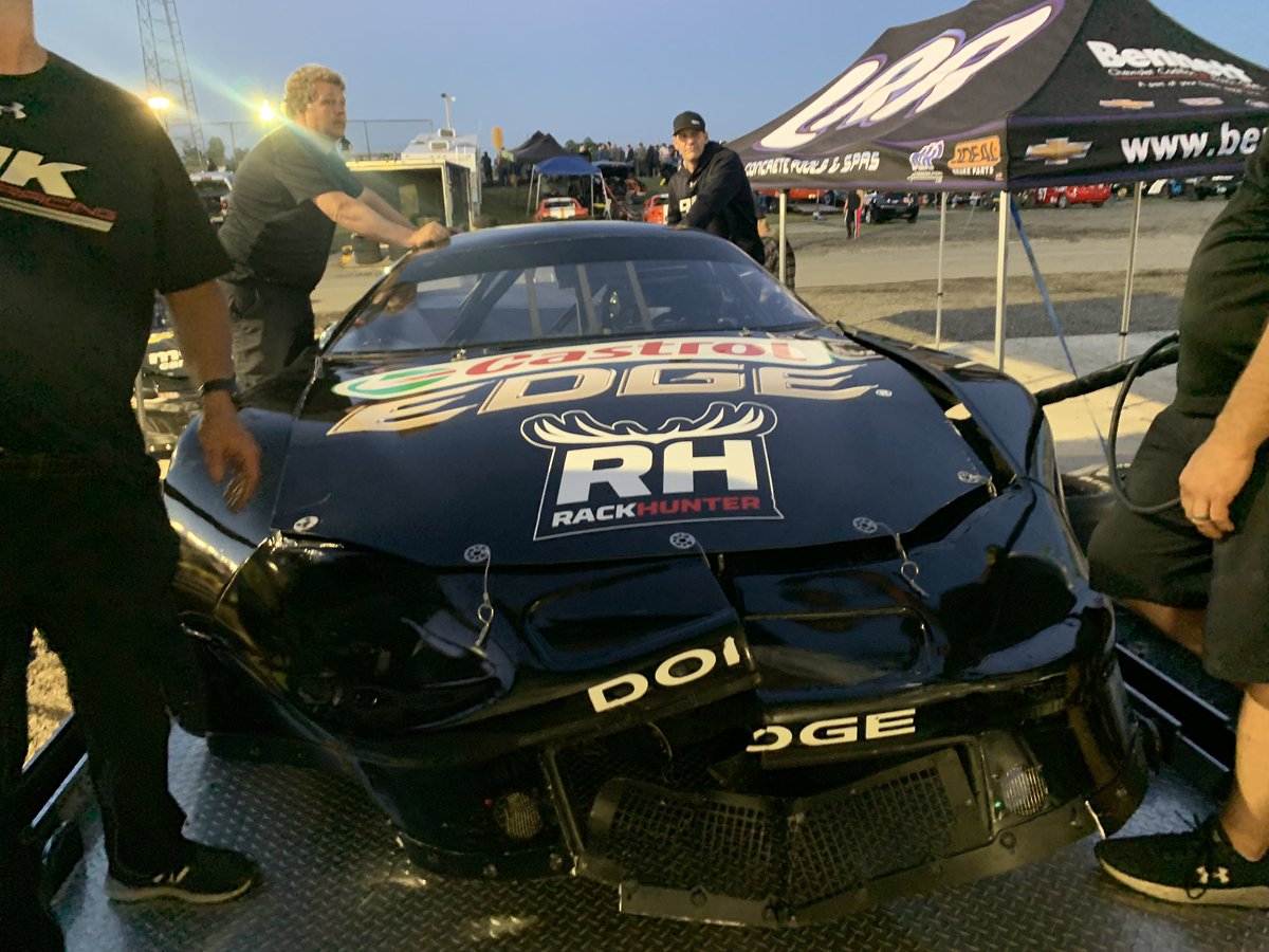 RackHunterCamo's tweet photo. Not the night our buddy @rverberne88 wanted tonight at @FlamboroSpdwy! Everyone is ok... https://t.co/54tmGe5heG