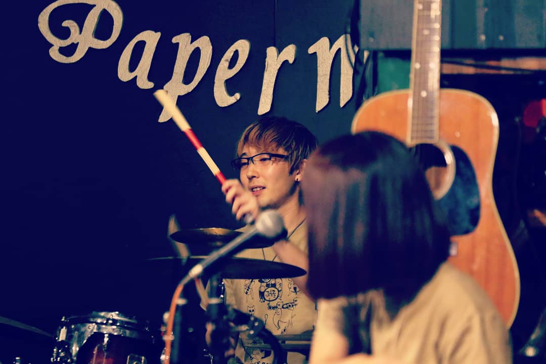 HirokoUtsuno's tweet photo. 2021.6.18 𝖥𝗋𝗂
PAPER MOON
16th Anniversary Event
・パノラマビュー
・花鳥風月
・春疾風
Photo by HIROAKI KURIHARA
#ライブ #CrescentMoon #水戸 #ペーパームーン #PAPERMOON https://t.co/l9n5yz8V2y