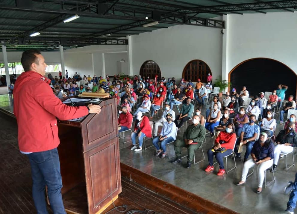 Desarrollamos un gran Encuentro con los líderes y lideresas de las UBCH del Municipio José Tadeo Monagas rumbo a la consulta de nuestras bases que permitirá escuchar a nuestro pueblo en el marco del venidero proceso electoral.

¡Que vivan nuestras bases!