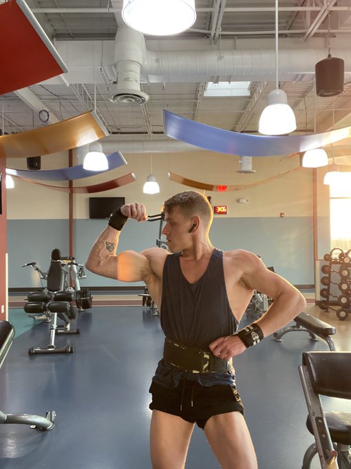 The more i give into this lifestyle the more I become obsessed with what I have to do! Can&rsquo;t stop till<a href="/tag/bodybuilding"class="tags"><span>#bodybuilding</span></a><a href="/tag/legday"class="tags"><span>#legday</span></a><a href="/tag/lifestyle"class="tags"><span>#lifestyle</span></a><a href="/tag/passion"class="tags"><span>#passion</span></a><a href="/tag/classic"class="tags"><span>#classic</span></a>