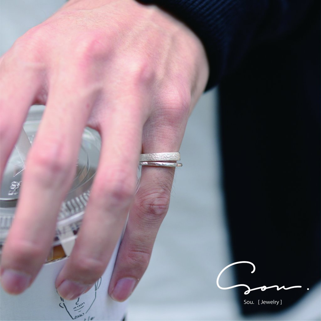 Sou Jewelry Stand 普段 指輪をつけ慣れていない人は 圧迫感を感じにくくつけるだけでお洒落に見える左手のピンキーリングがおすすめ 福岡 大名 天神 大名デート シルバーアクセサリー 手作り ハンドメイド お洒落好きな人と繋がりたい