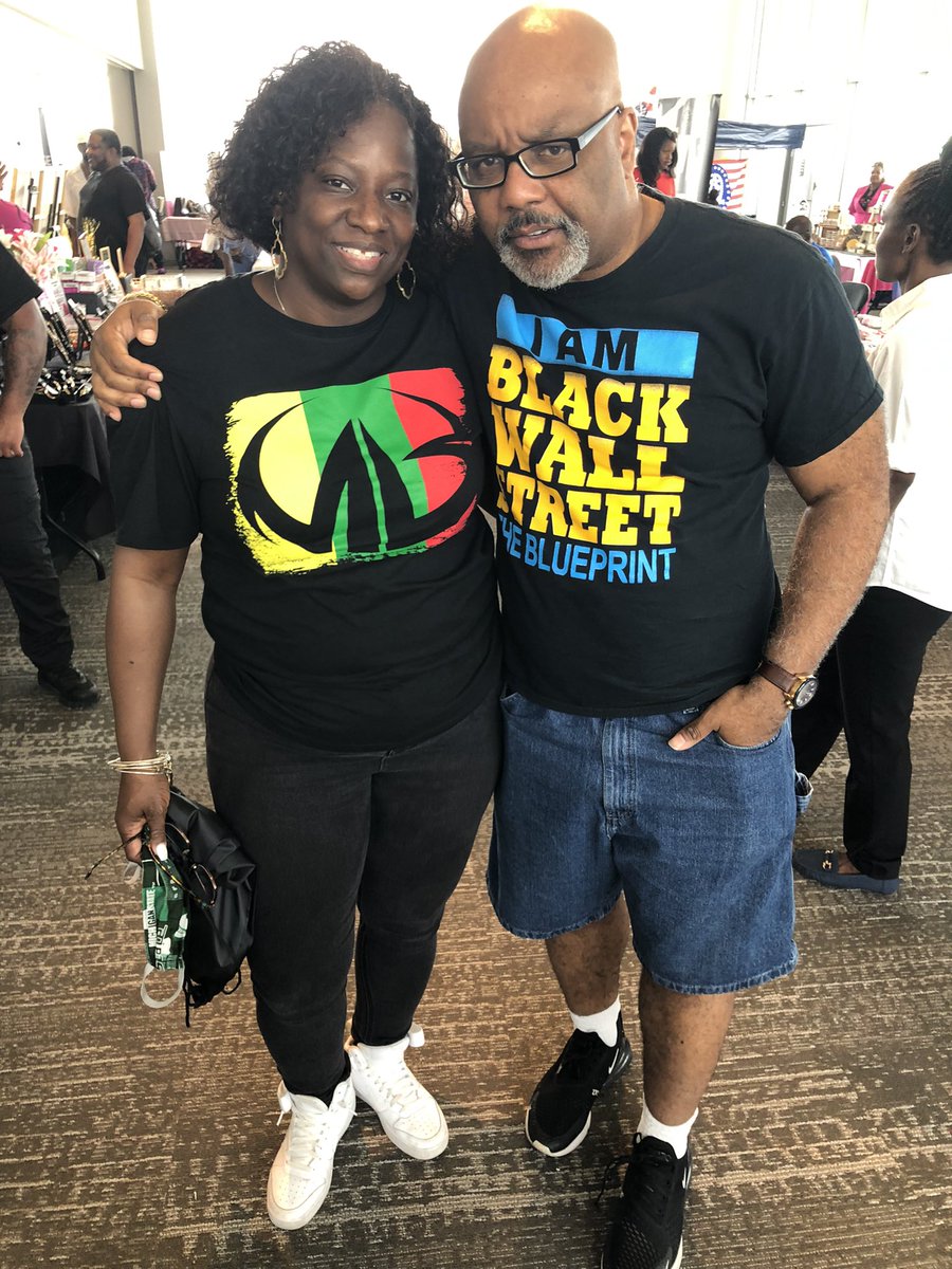 JusticeA4's tweet image. Was late ordering my #juneteenth shirt from @iamMoneyball and it still arrived in Louisville on time.  I swear I love this company. This shirt is 🔥🔥  @AliCenter #KnowledgeFest