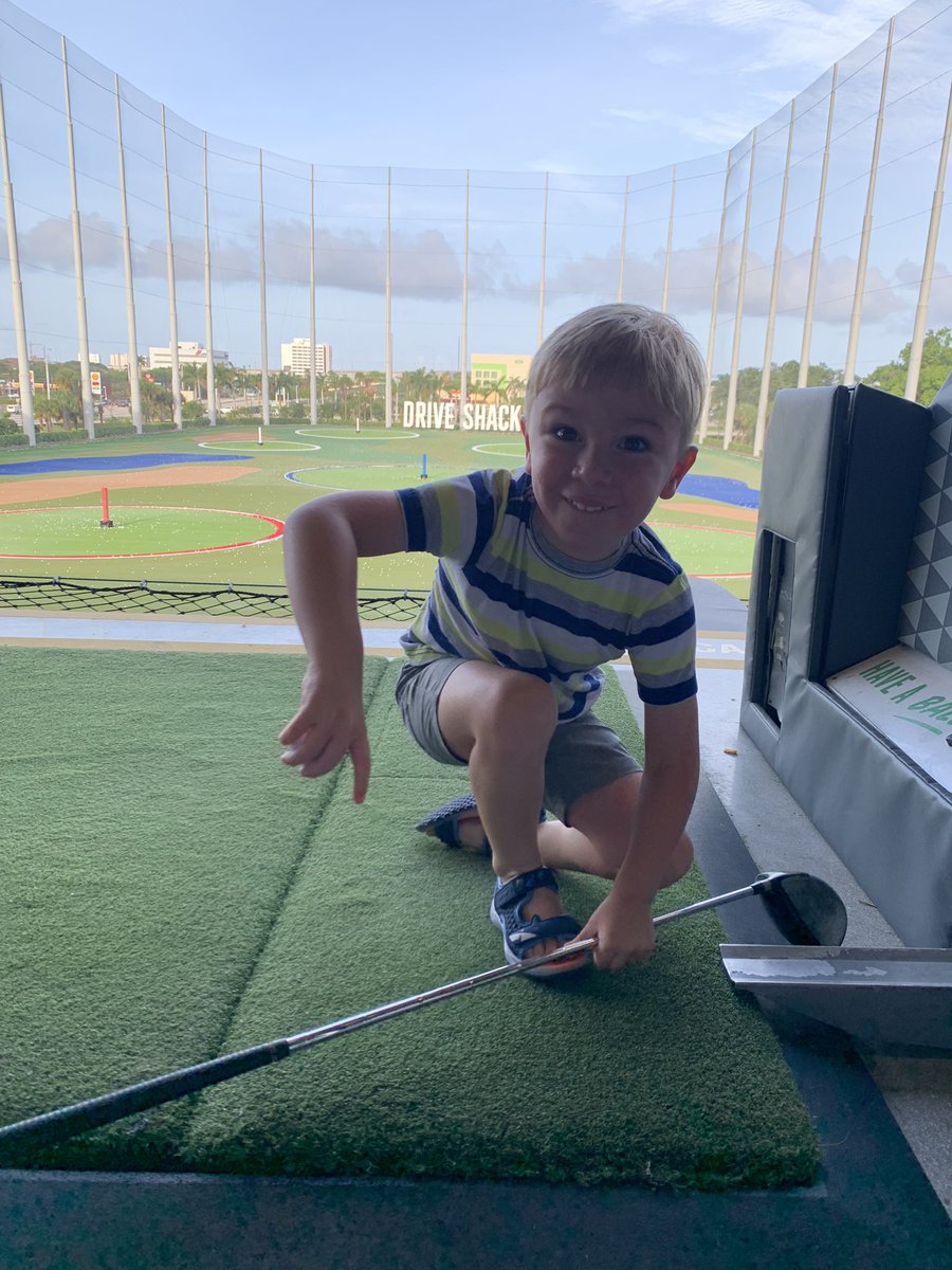 PhilthyWook's tweet image. Dads weekend. Driving range for the boys today. P.S. lil man hit me in the face with a driver. Shit hurt. Happy Father’s Day everyone. #FathersDay #dad #son #hitinface #Golf #IdontGOLF #florida #driveshack #chinatownmarket #nike #FathersDay2021 #family