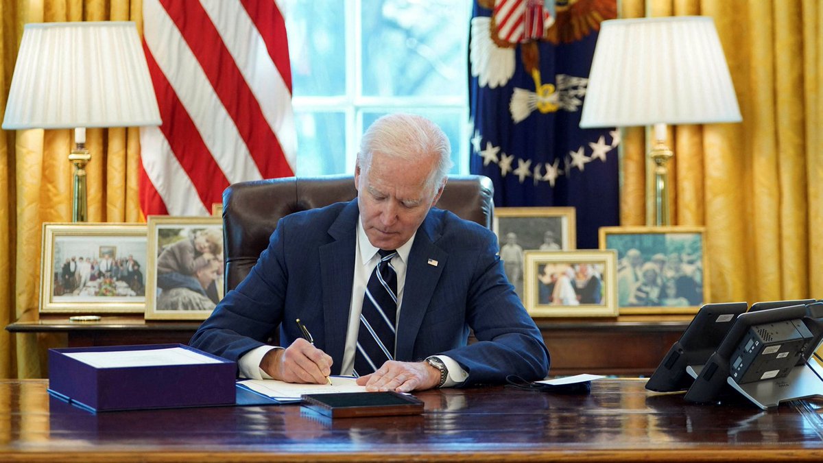 JustinRobDoyle's tweet photo. President Joe Biden officially signing a bill to remove Jrue as a Holiday. #Bucks #NBAPlayoffs https://t.co/h70FYVOZJu