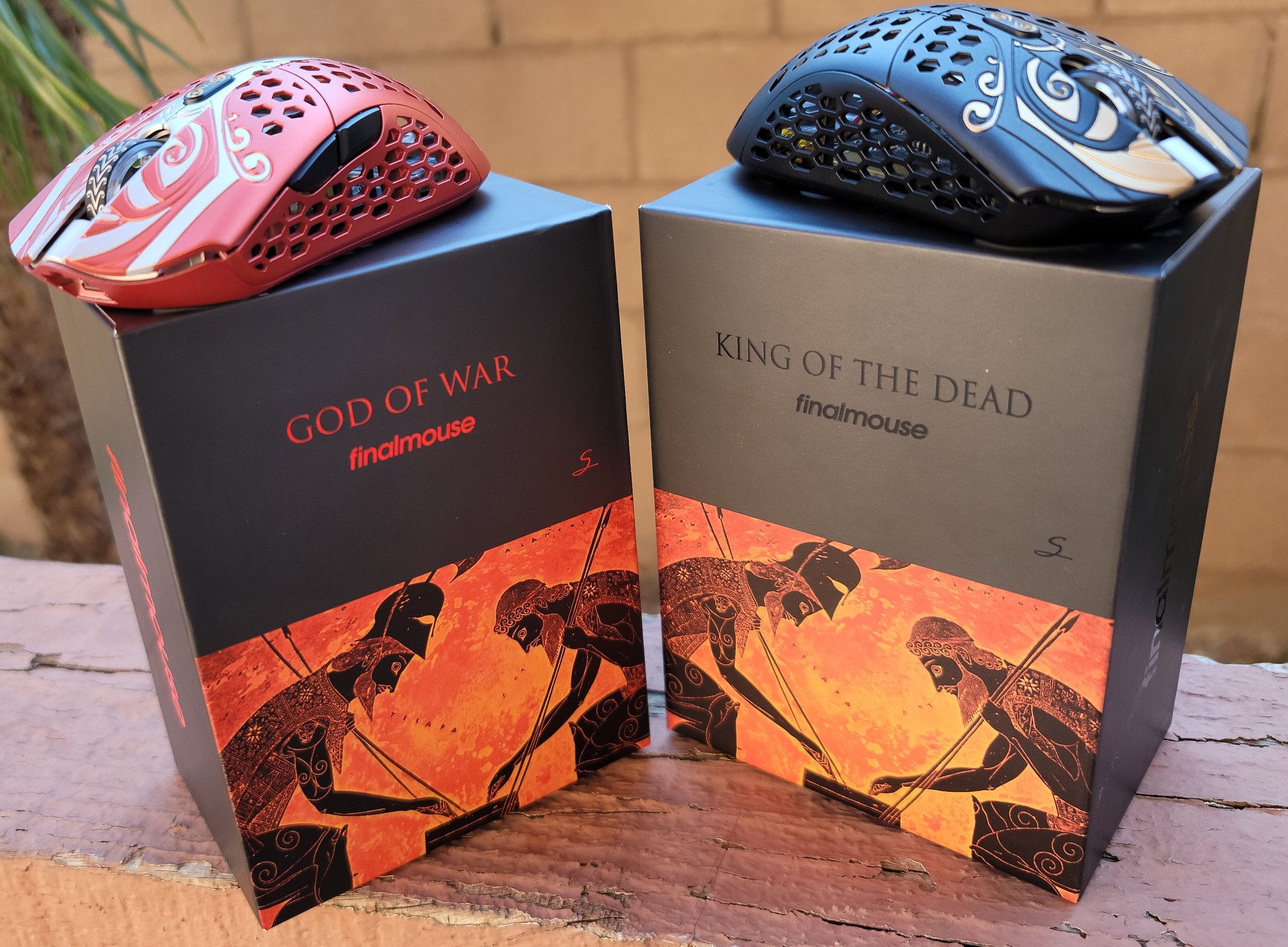 Finalmouse God of War マウス本体 Finalmouse Starlight-12 Wireless Mouse Small Zeus King of Gods - US