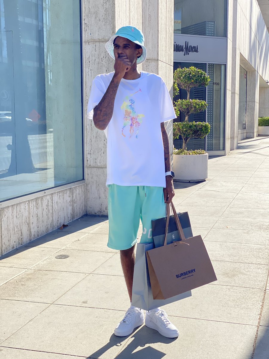 HellRell1's tweet photo. “I NO HOW IT FEEL TO STAY DOWN &amp; RUN ME SOME BANDS UP……REAL ☝🏾s LIKE ME HARD TO COME BY ITS ONLY A HANDFULL👳🏾‍♂️❤️‍🩹🤑♟” https://t.co/3NZSovq5L6