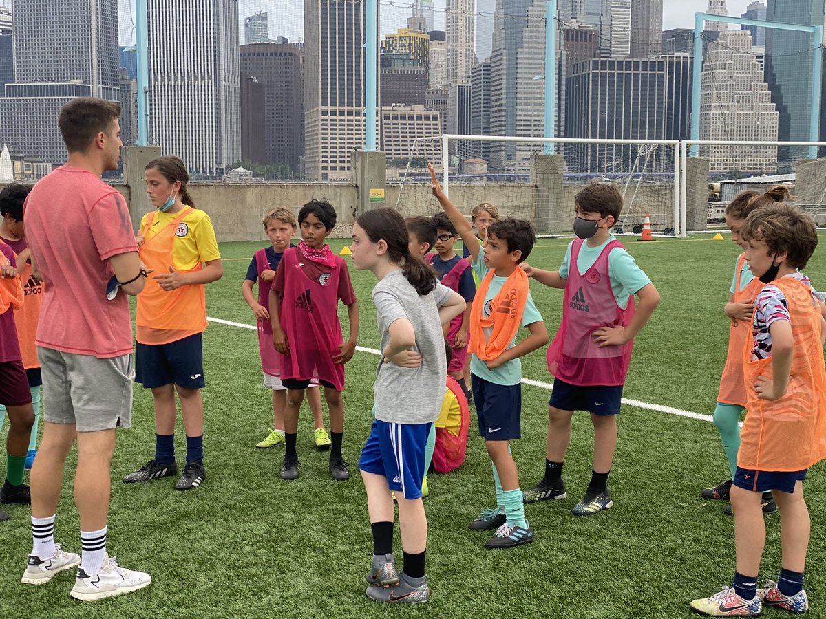 fcbryan9's tweet photo. 13 fantastic coaches took the time to improve their craft today at the scenic Brooklyn Bridge Park - Pier 5. A great time for all players and coaches. Thank you @ussoccer_coach @ENYSCoaching @ENYSoccer #neverstoplearning #bettercoachesbetterplayers @TimBDOCI https://t.co/7T3YMzfq3u