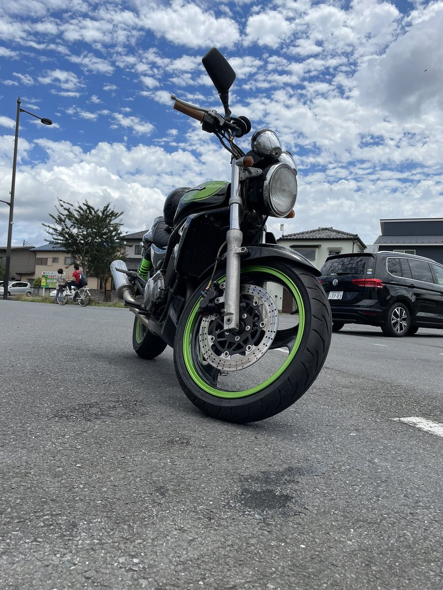 barius_baribari's tweet photo. 晴れたので、バリオス君の栄養補給に
（給油）

#バリオス2
#barius2
#kawasaki
#バイク乗りと繋がりたい
#バイク好きと繋がりたい
#ツーリング仲間がほしい https://t.co/910YU1KVEi