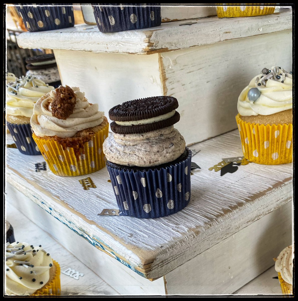 KelQueenOfCakes's tweet photo. Graduation Cupcakes 👩‍🎓🎉 https://t.co/jMjAAnkiPZ