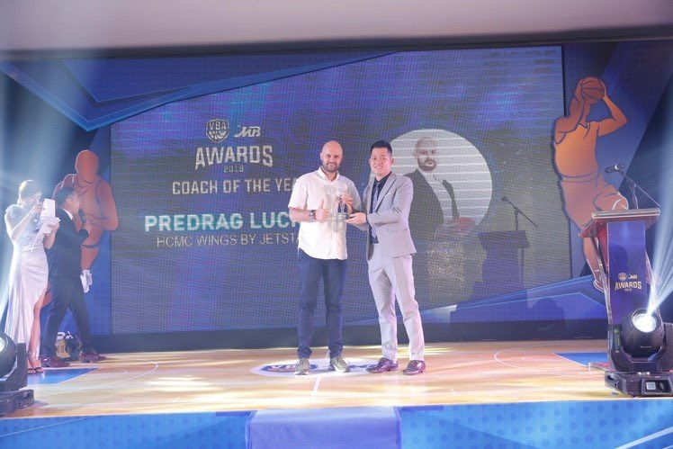 PredragLukic86's tweet image. What we think, we become. – Buddha

#throwback-COTY‘19 &amp;amp; 🔜 #VBA2021 - NOW next step 🏆 with #ThangLongWarriors! 
 #Vietnam #FIBA #Asiabasket #leadership #success #coaching #motivation #basketball