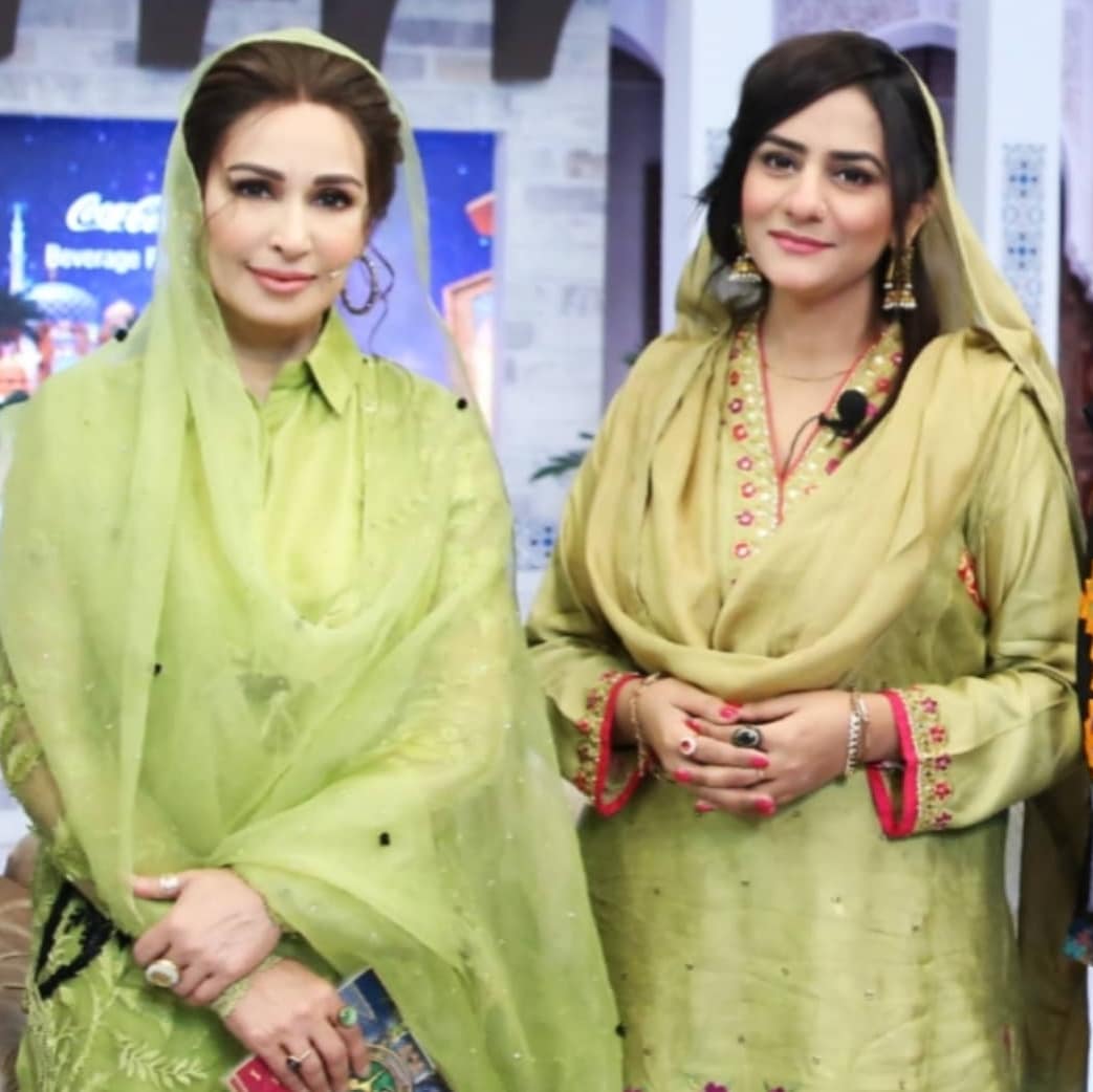 uffairaas's tweet photo. #Ramadan_Transmission_2021
15th Ramadan 2021
Jewellry : #Jawahiraat_by_Uffaira
#show_glimpse #clicks #host #guest #expert #uffaira #uffaira_anis_saad #Nutritionist_Uffaira #Helath_tips #Health_Care
#Baran_e_Rehmut #Reema_Khan #Farhan_Ali_Waris https://t.co/KjXRR3m2EA