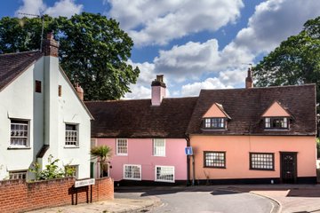 VisitColchester's tweet photo. #Colchester's Dutch Quarter was named after the Flemish refugees fleeing religious persecution that settled there. The wool weaving techniques they brought with them significantly boosted the town's economy. More here: https://t.co/LiOcKJrVBI

#WorldRefugeeDay https://t.co/RulZudHdZB