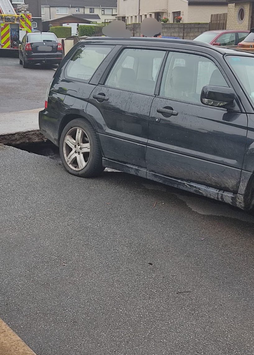 CorkCityFire's tweet image. Crews are currently in attendance at a burst water main in McGrath Park, Mahon. ESB Networks, Bord Gáis Energy, Irish Water Uisce Éireann and a building inspector are all at scene. 

Expect water outage in the area. 

#CorkAlerts