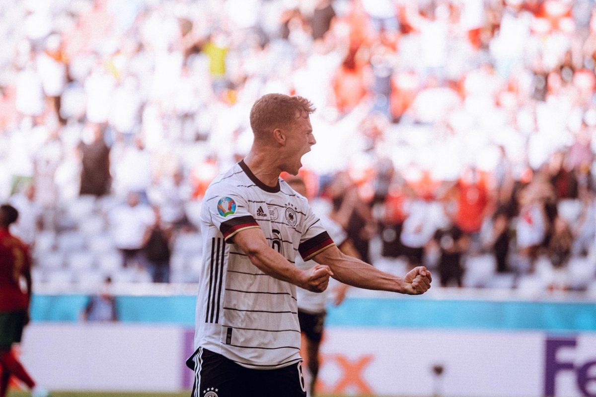 DFB_Team_EN's tweet photo. Sunday mood 🙌🇩🇪

#DieMannschaft #GER #EURO2020 https://t.co/BYHA24jJcF