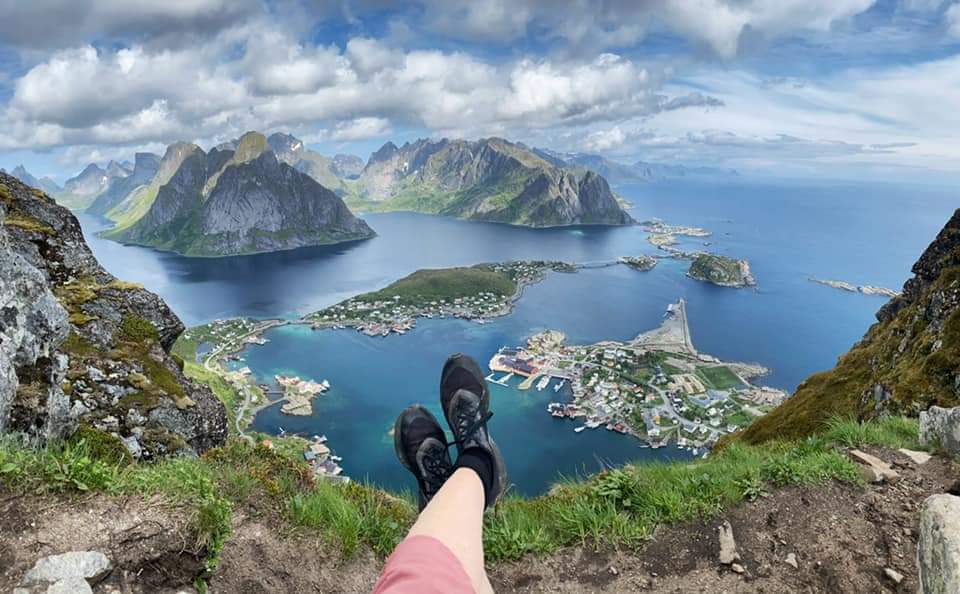 elusive_moose's tweet image. Wow 😍 Reinebringen - taking in the view from the top! Photo Christine Baglo for @visitnorway #Norway #Lofoten #Nordland #hiking