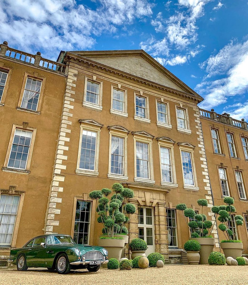 Because it's @AynhoePark
And the Aston is green 💚
Happy Sunday
__
(📷 Ben Mather)
#Astunday