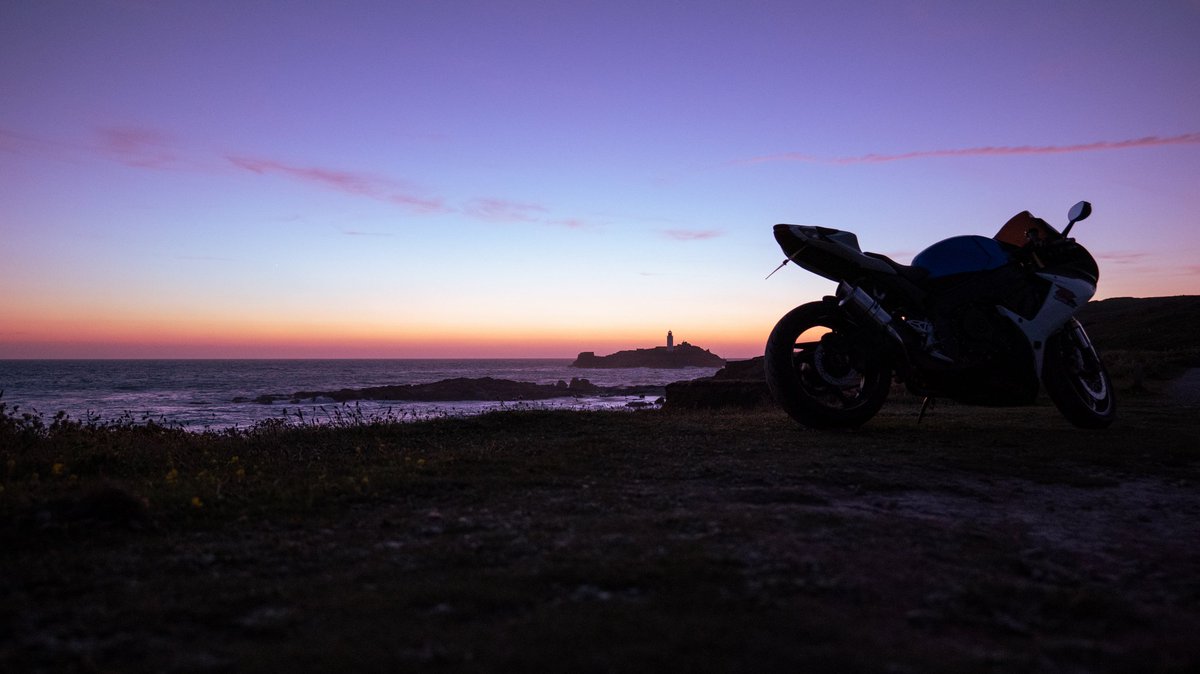Sunsets are just the best out on the bike in the summer time. #sunsets #cornwall #gsxr750 #blessed #kernow