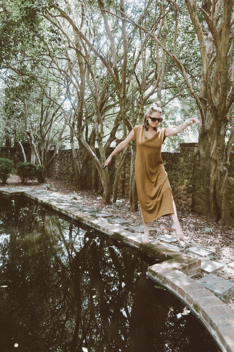 my sisters back yard is the secret garden