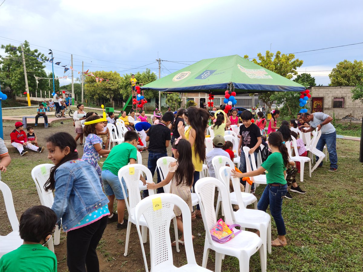 ChiongGerman's tweet photo. Actividad en conmemoración del 497 Aniversario de nuestro Amado #LeónRevolución  UVE Noreste compañero Leonel Rugama del Distrito 1 León UVE HEROES Y MARTIRES DE LA ARROCERA.
@UVEARROCERA @EnmaSiria @TaniSandinista3 @JohannaCarvaj19 @FloryCantoX @TPU19J https://t.co/pUYi4lGZ2K