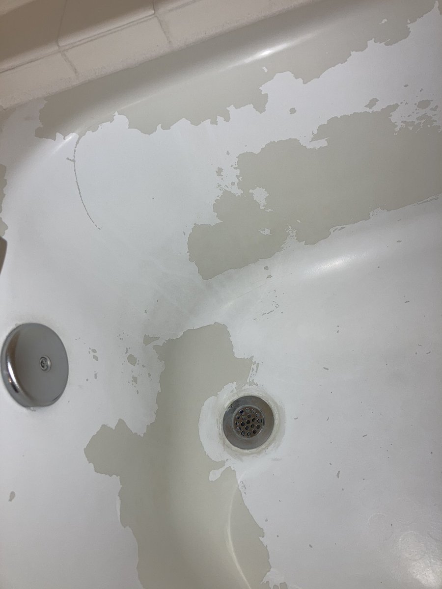theariessanders's tweet photo. @HiltonHotels @DoubleTree should be ashamed at the customer service and care at their #palmssprings location! The tub is a child hazard and I’ve been blown off by Daryl, please rectify this hazard! #subpar #hiltonhotels #hiltonhonors #doubletree https://t.co/XAJLHa4cCU