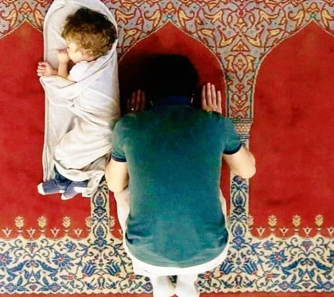 Aafiiwrite's tweet photo. There’s no farther’s day in Islam 🥀
Every day is Father’s Day 😌
Respect and love your father everyday💖
#FathersDay #beauty_of_islam https://t.co/Kf07oPz7tc