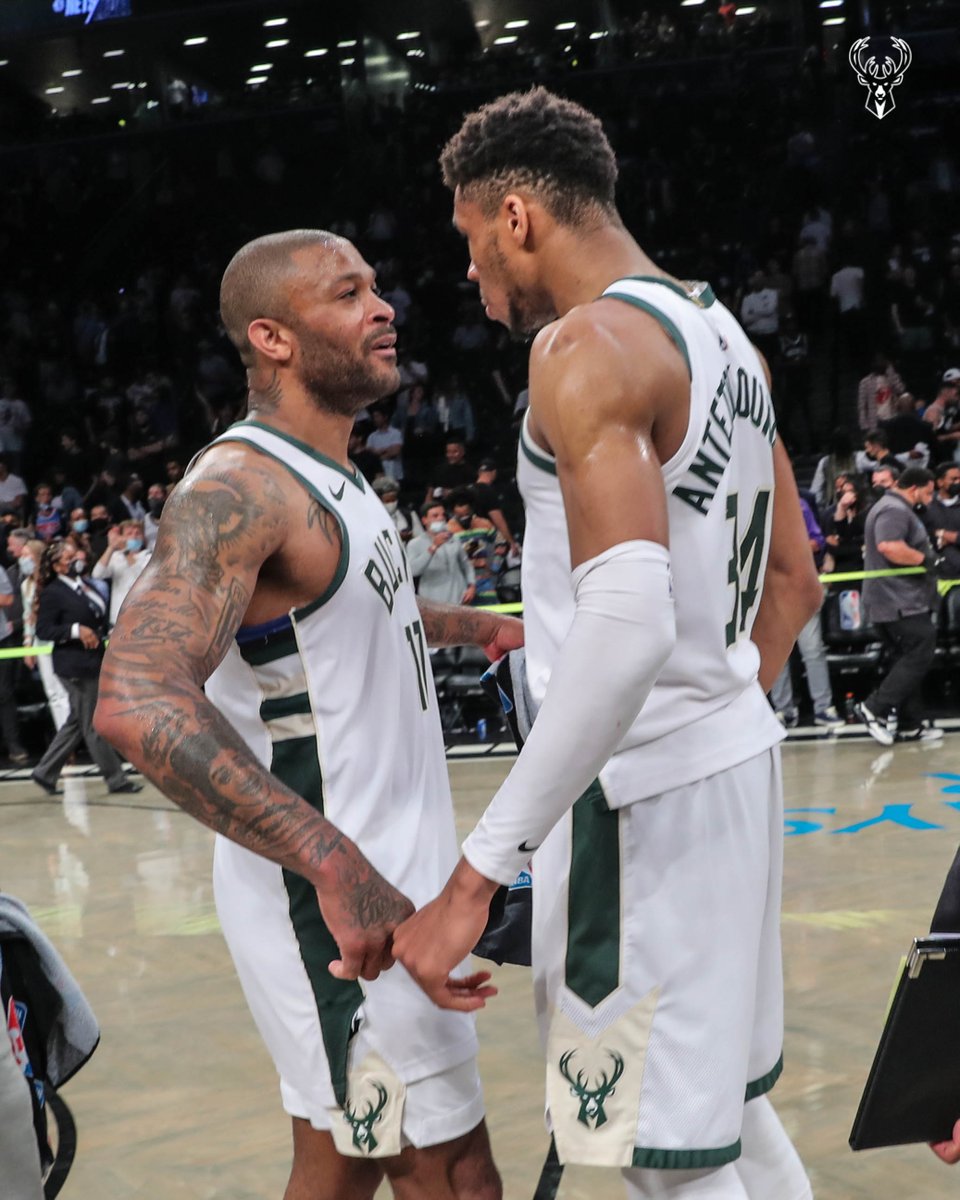 Bucks tweet picture