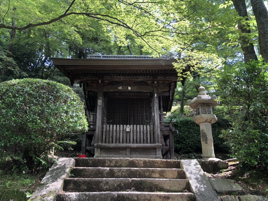 久しぶりに京極夏彦氏の「鉄鼠の檻」を読んだので園城寺(三井寺)のねずみの宮(十八明神社)を見にきた

最後画像は鳥山石燕「画図百鬼夜行」鉄鼠(てっそ) 