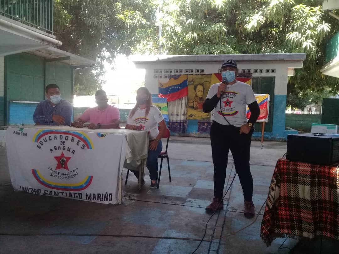 Siguemeee1's tweet photo. @Manueljuventud2 @PartidoPSUV @dcabellor @JuventudPSUV @R_MarcoTorres @RMarcoTorres @johanitakenpo @JPSUVAragua_ @leoalvacabrera @MPPEDUCACION @eduardopiate2 @nicmaduroguerra Excelente equipo son puro AMOR Y lealtad  @NicolasMaduro @TareckPSUV @RMarcoTorres  @Anais_Rincon1 @anabrachoana 
@jeimylissette0 @UENTURMERO @Carolin47965633 @ueeargelialaya @AraguaMarino @GobiernoAragua_ @leoalvacabrera @eduardopiate2 https://t.co/0PjrIPoU5N