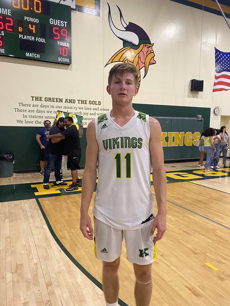 Pdouble_33's tweet photo. Central Section Boys HS🏀

🔺SoCal Boy D5-A Championship🔺

Kingsburg 62
Washington Union 59

🔷Top Scorers🔷

KSH:
Matthew Ruegge 18
Jose Martinez 14p 12r
Nate Towsley 14
Josh Bennett 10

WUHS:
Lawrence Stell 12
Daylen Woods 12
Jayden Green 10

@CalHiSports @CloSportsReport https://t.co/Ra1kec7JZZ