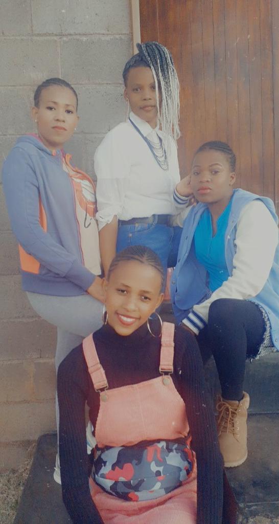 Nthabeleng34's tweet photo. 💕😍 batho bana ke barata ❤️💕 https://t.co/VgQq5P8ggo