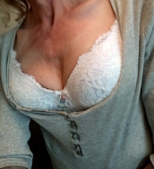 The boobs have grown ...bout damn time 😲😲😲 https://t.co/nDLhqSD6Hf