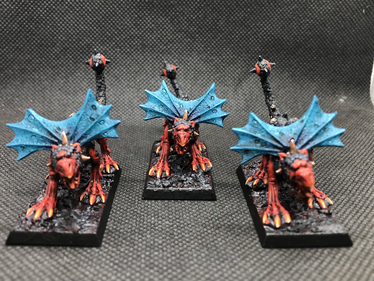 I’ve painted the new hot releases… from the mid 90s. Love these Flesh Hounds of Khorne.