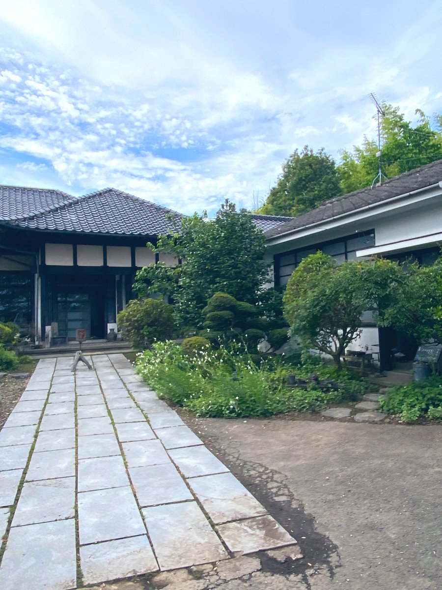 dokumori666's tweet photo. looptownていう古民家を利用したアンティークインテリア、小物類、古着、古民家カフェが集結してるとこに行ってきた。
常総市にあってとても素敵な場所でした。
#常総市 #looptown #古民家カフェ #古民家 https://t.co/i8aKTlGjpl