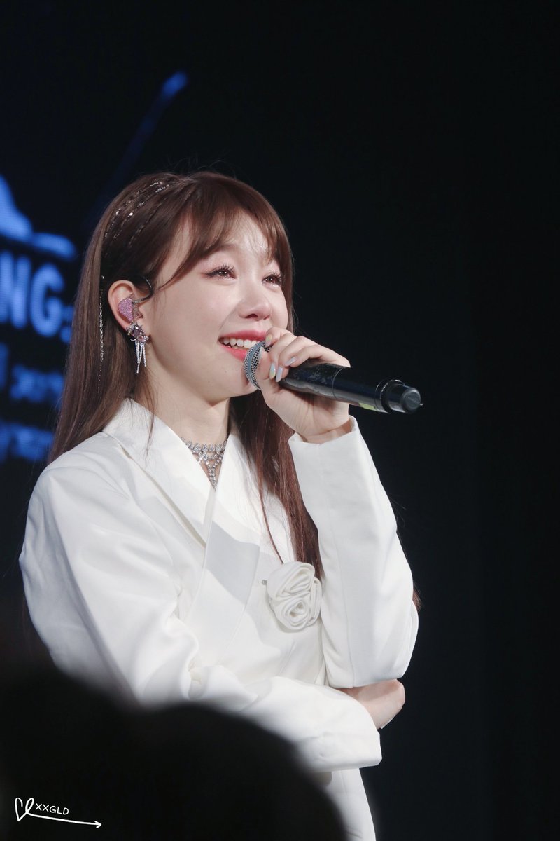 rainbowxubaby's tweet photo. 2021-06-18 E1EVEN生日會

#徐夢潔 ❤️ #徐夢潔rainbow0619生日快樂
生日快樂🎂
照顧好自己的身體 一定要天天開心喲
永遠做我們的彩虹之光🌈
愛你哦🥰@徐夢潔

轉發微博 吸吸果粒多 https://t.co/jy37v9fo4n