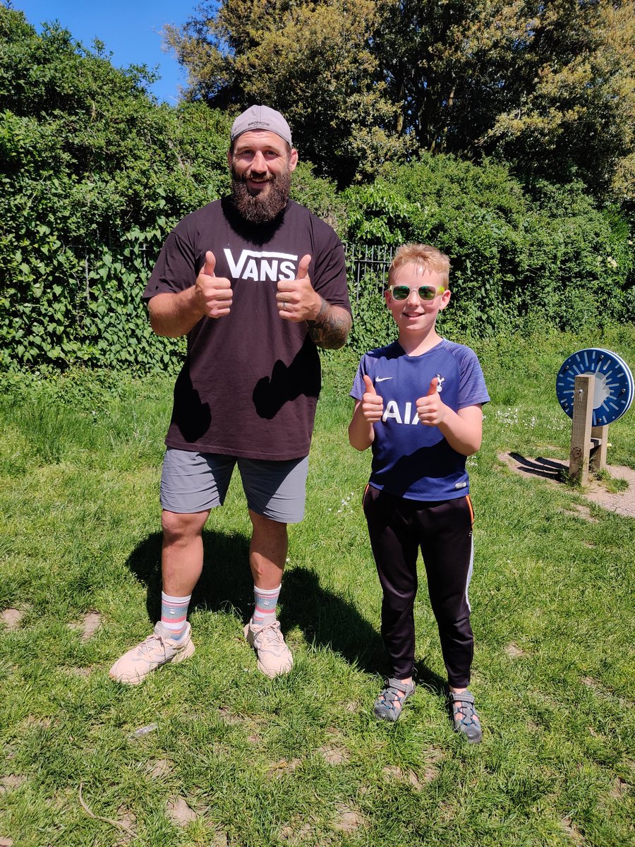 RealMenTweet's tweet photo. 2 weeks ago @JoeMarler met my son in a park, now he's in the Prem final. Coincidence? #BRIvHAR https://t.co/uvfgqvDVfk
